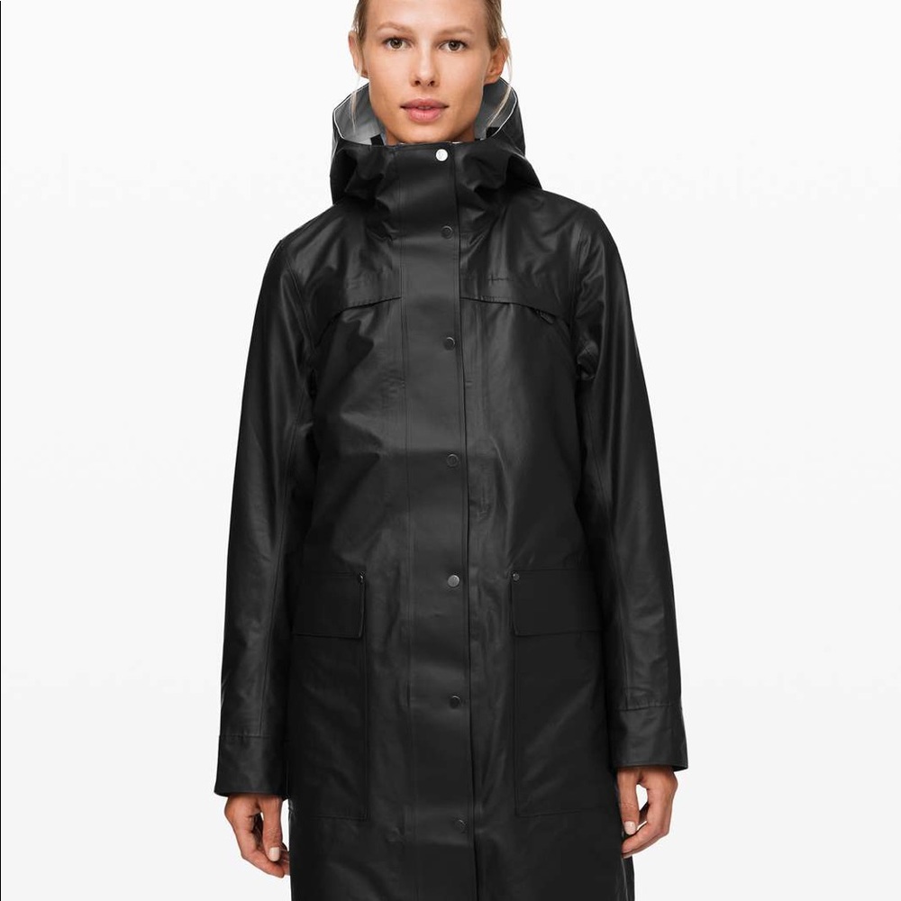 Lululemon into the drizzle jacket